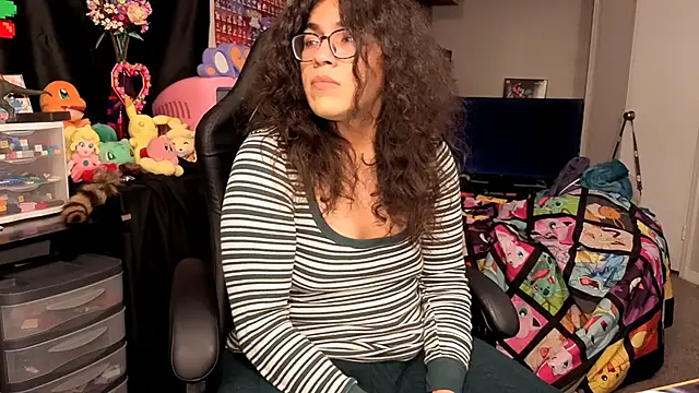 Snapshot of ShinyCherub chatting on 10.08.25 ShinyCherub online show from 10.08.25