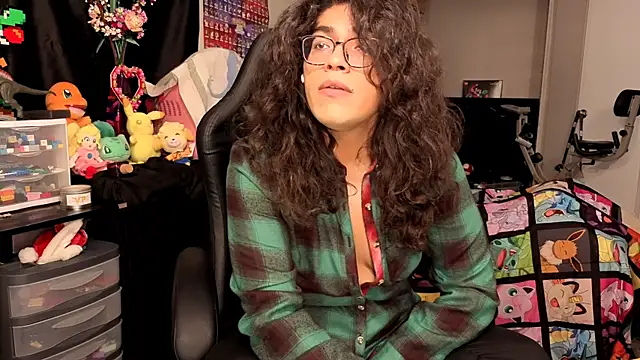 Snapshot of ShinyCherub chatting on 10.15.25 ShinyCherub online show from 10.15.25