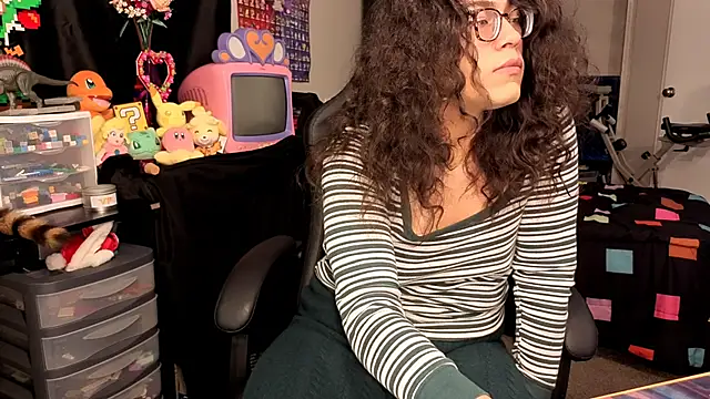 Snapshot of ShinyCherub chatting on 10.20.25 ShinyCherub online show from 10.20.25