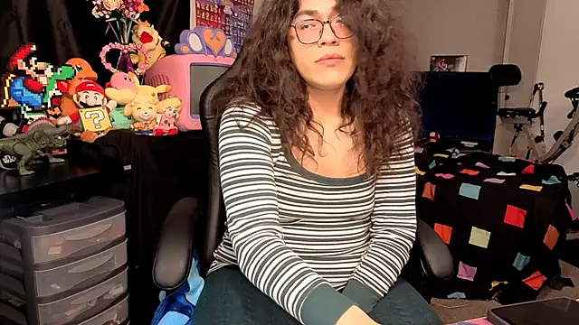 Snapshot of ShinyCherub chatting on 10.25.25 ShinyCherub online show from 10.25.25