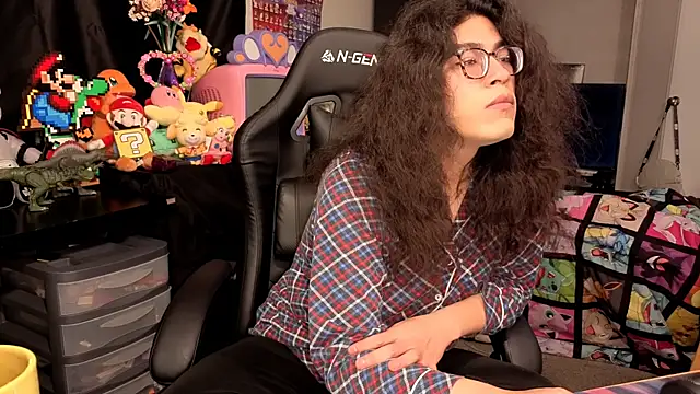 Snapshot of ShinyCherub chatting on 10.28.25 ShinyCherub online show from 10.28.25