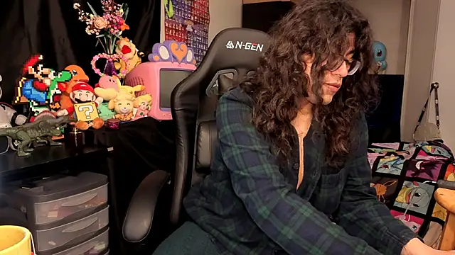 Snapshot of ShinyCherub chatting on 10.31.25 ShinyCherub online show from 10.31.25