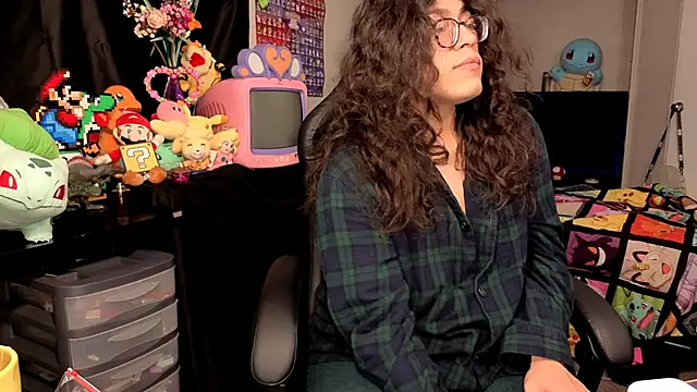 Snapshot of ShinyCherub chatting on 11.02.25 ShinyCherub online show from 11.02.25