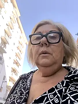 Merilulla online show from 10.18.25