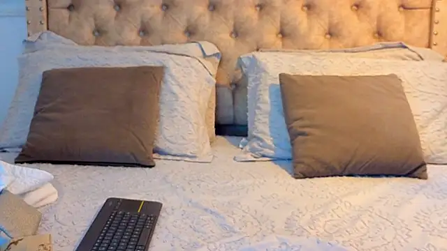 Snapshot of KeryHillson chatting on 02.18.26 KeryHillson online show from 02.18.26