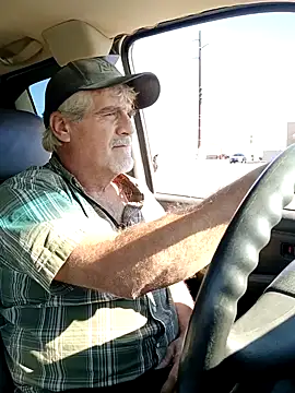 Snapshot of TTolbert chatting on 12.07.24 TTolbert online show from 12.07.24