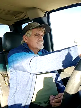 Snapshot of TTolbert chatting on 12.14.24 TTolbert online show from 12.14.24