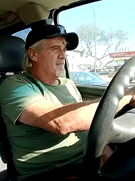 Snapshot of TTolbert chatting on 01.08.25 TTolbert online show from 01.08.25