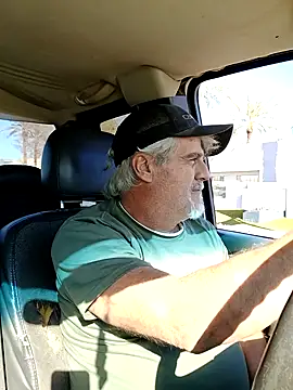 Snapshot of TTolbert chatting on 01.10.25 TTolbert online show from 01.10.25