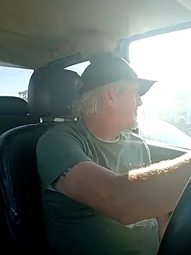 Snapshot of TTolbert chatting on 01.14.25 TTolbert online show from 01.14.25