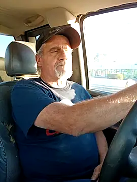 Snapshot of TTolbert chatting on 01.14.25 TTolbert online show from 01.14.25