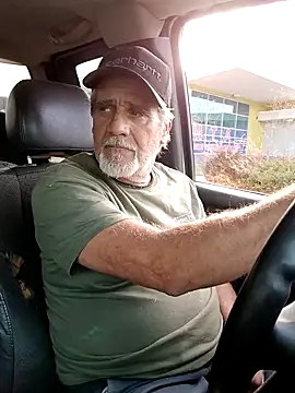 Snapshot of TTolbert chatting on 01.16.25 TTolbert online show from 01.16.25