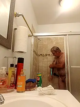 Snapshot of TTolbert chatting on 09.09.25 TTolbert online show from 09.09.25