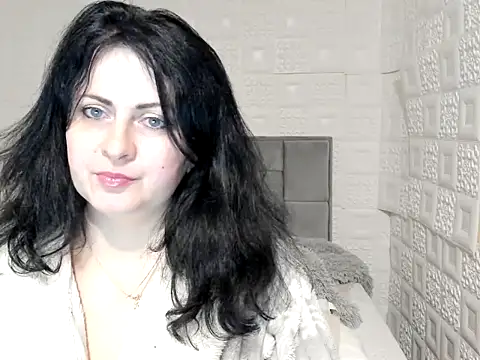 Lillian2 online show from 01.27.25