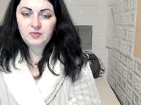 Lillian2 online show from 02.19.25
