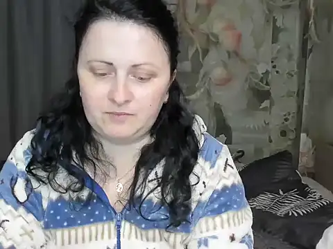 Snapshot of Lillian2 chatting on 04.28.26 Lillian2 online show from 04.28.26