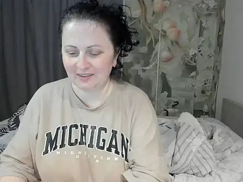 Snapshot of Lillian2 chatting on 06.02.26 Lillian2 online show from 06.02.26