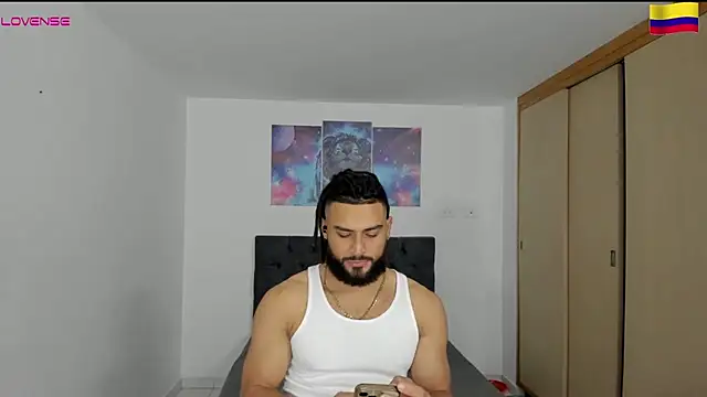 Snapshot of Louis_marley__ chatting on 12.15.24 Louis marley online show from 12.15.24