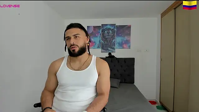 Snapshot of Louis_marley__ chatting on 12.16.24 Louis marley online show from 12.16.24