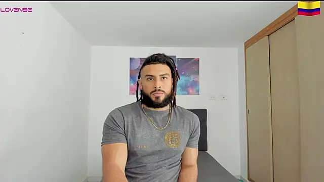 Snapshot of Louis_marley__ chatting on 12.18.24 Louis marley online show from 12.18.24