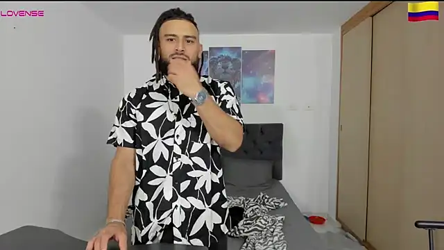 Snapshot of Louis_marley__ chatting on 12.21.24 Louis marley online show from 12.21.24