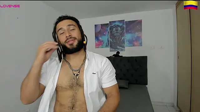 Snapshot of Louis_marley__ chatting on 12.29.24 Louis marley online show from 12.29.24