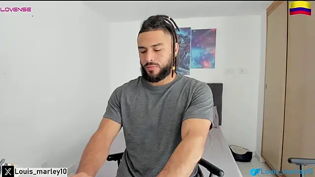Snapshot of Louis_marley__ chatting on 01.12.25 Louis marley online show from 01.12.25