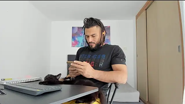 Snapshot of Louis_marley__ chatting on 02.18.25 Louis marley online show from 02.18.25