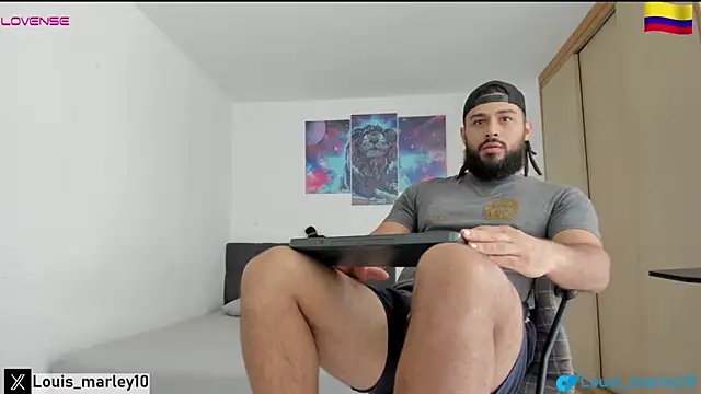 Snapshot of Louis_marley__ chatting on 10.02.25 Louis marley online show from 10.02.25
