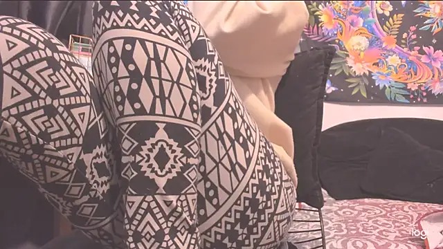 Snapshot of MYFAVOURITESTRAGER chatting on 10.18.25 MYFAVOURITESTRAGER online show from 10.18.25