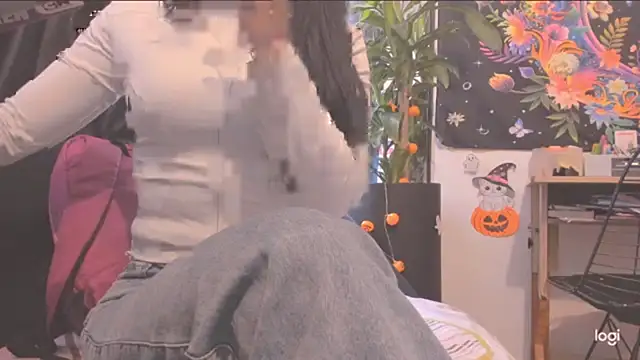 Snapshot of MYFAVOURITESTRAGER chatting on 10.28.25 MYFAVOURITESTRAGER online show from 10.28.25