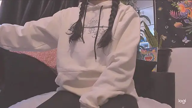 MYFAVOURITESTRAGER online show from 12.20.25