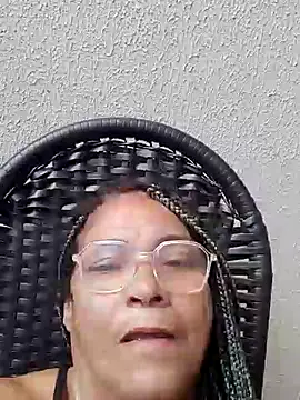 Snapshot of Delicy1 chatting on 03.08.25 Delicy1 online show from 03.08.25