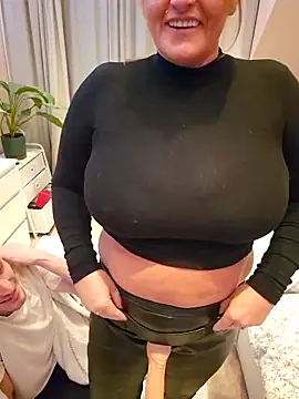 Isabellaa04 online show from 11.14.25