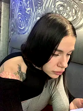 Snapshot of Queen_of_pain chatting on 09.14.25 Queen of pain online show from 09.14.25