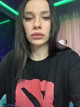 Snapshot of Queen_of_pain chatting on 10.22.25 Queen of pain online show from 10.22.25