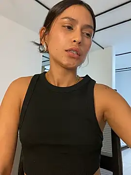 Snapshot of AnaRoxane_ chatting on 02.22.25 AnaRoxane online show from 02.22.25