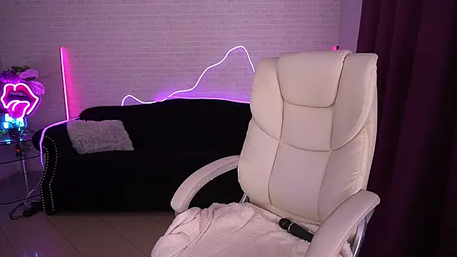 Daenerys Daenn online show from 09.20.25