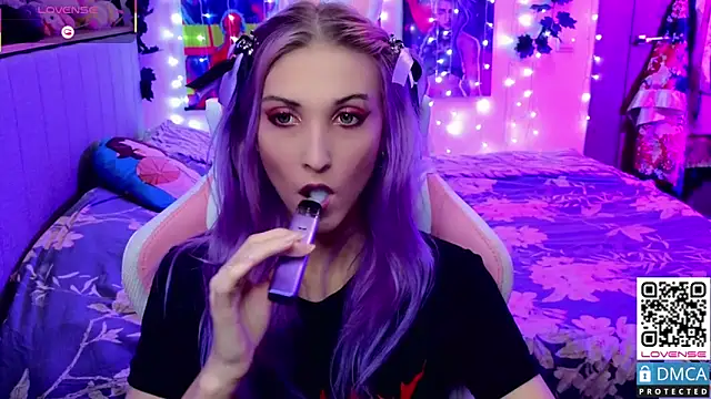 Snapshot of Violet_Noir chatting on 03.07.25 Violet Noir online show from 03.07.25