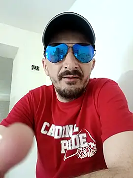 Adriandan1982 online show from 04.18.26