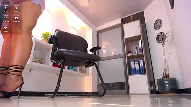 Snapshot of Natashaclaus04 chatting on 02.13.25 Natashaclaus04 online show from 02.13.25