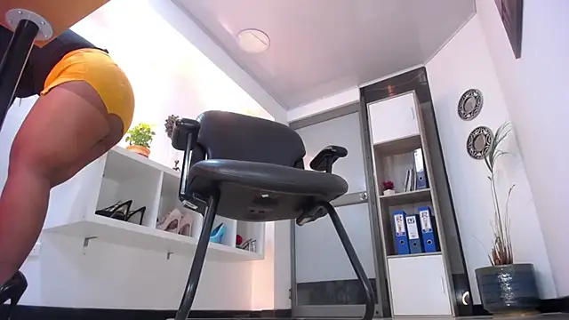 Snapshot of Natashaclaus04 chatting on 02.19.25 Natashaclaus04 online show from 02.19.25