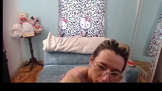 Snapshot of heidy_sweetts chatting on 01.07.25 heidy sweetts online show from 01.07.25