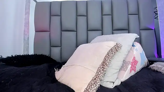  MiaBrown  online show from 02.14.25