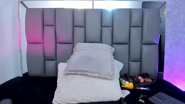  MiaBrown  online show from 03.04.25