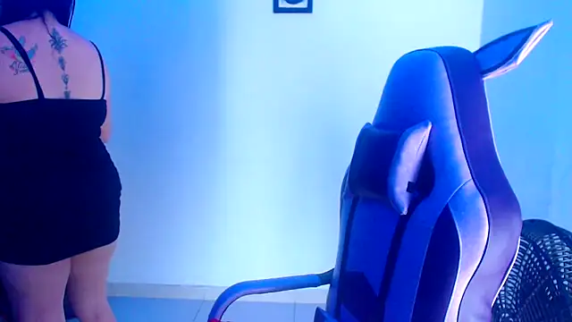 Snapshot of liz_dirty chatting on 10.05.25 liz dirty online show from 10.05.25