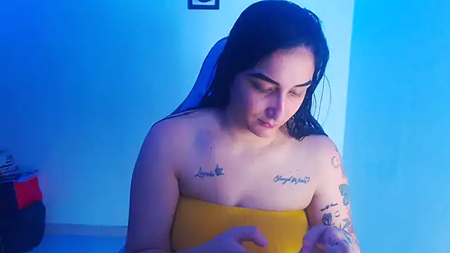 Snapshot of liz_dirty chatting on 10.29.25 liz dirty online show from 10.29.25