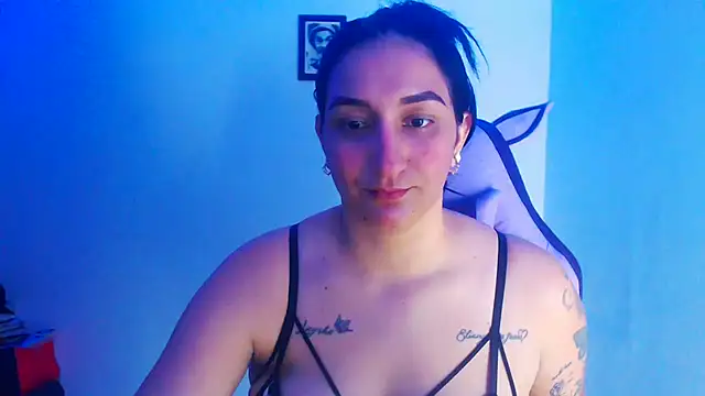 Snapshot of liz_dirty chatting on 10.31.25 liz dirty online show from 10.31.25