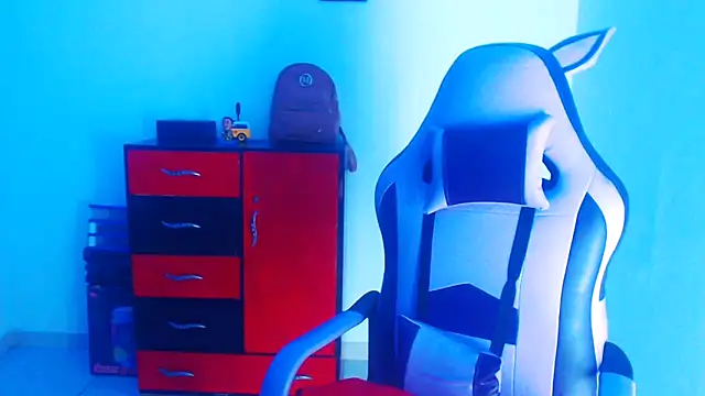 Snapshot of liz_dirty chatting on 11.13.25 liz dirty online show from 11.13.25