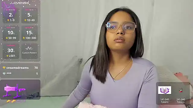 Snapshot of Aleja_DANS chatting on 02.21.25 Aleja DANS online show from 02.21.25